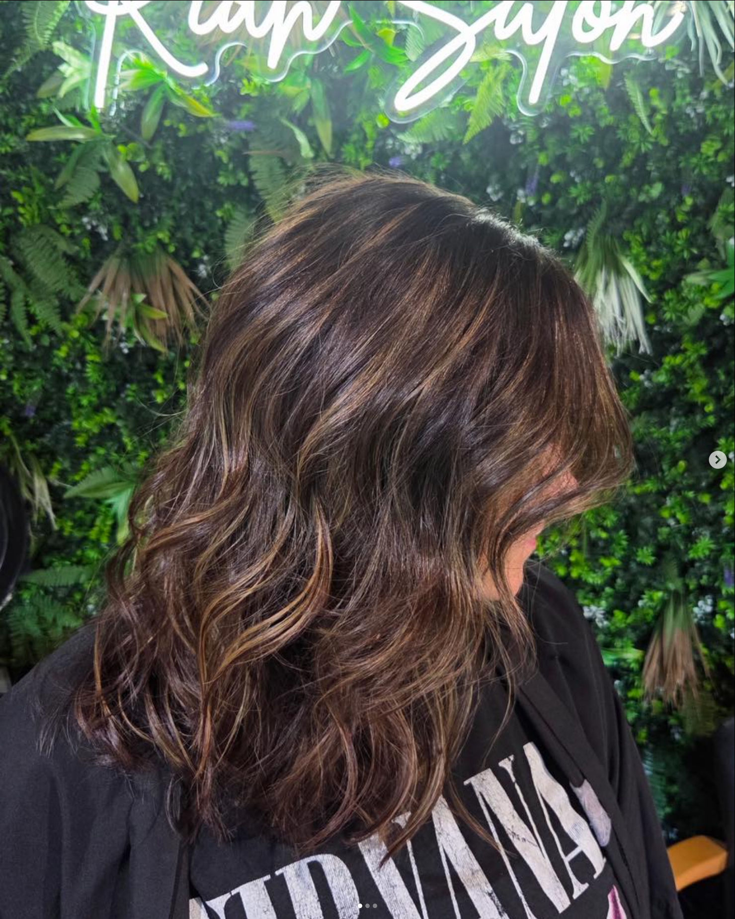 Chestnut brunette styling