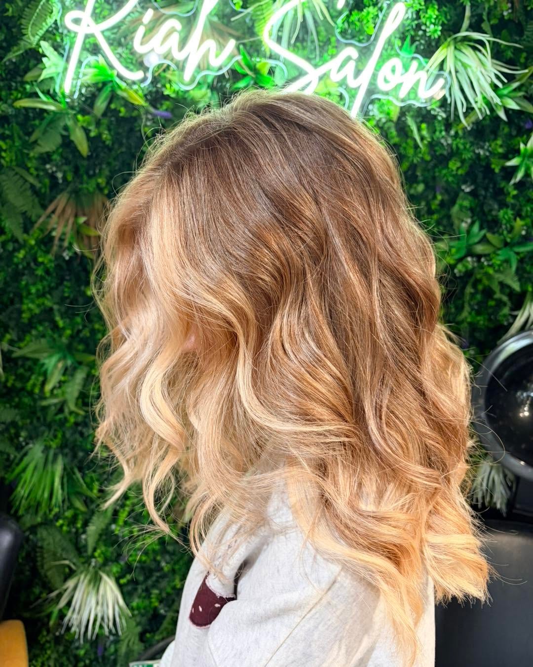 Layered haircut blowdry